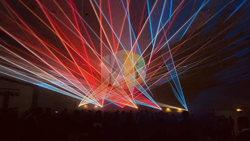 Conception d’effets pyrotechniques, laser show, et spectacle aquatique pour tous vos événements à Marseille en PACA