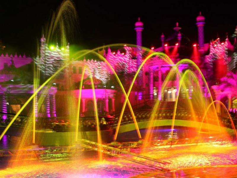 Spectacle de fontaines lumineuses pour soirée évènementielle à Marseille 