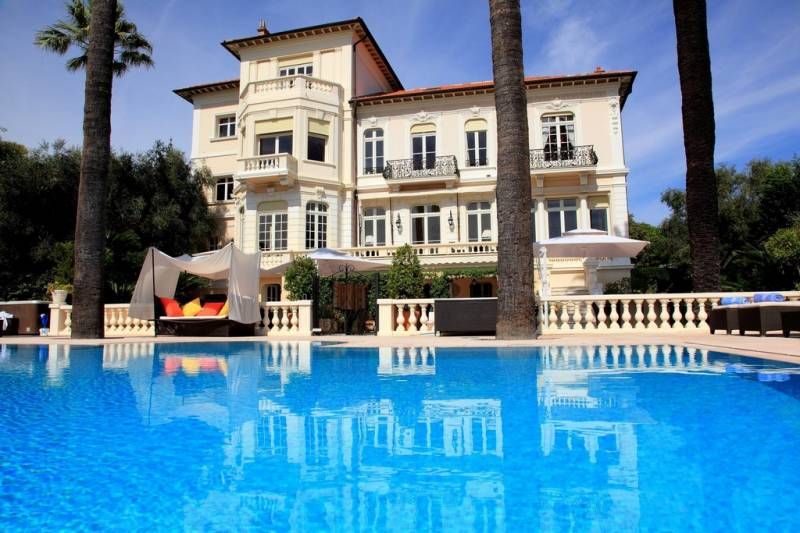 Location de villa avec piscine et vue mer pour mariage à Cannes 06