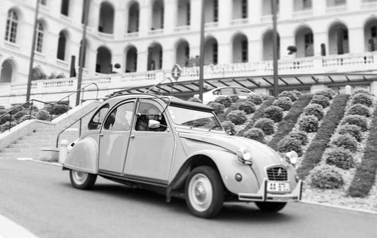 Organisation de Rallye automobile  2CV pour vos incentives et team building à Marseille et en Provence