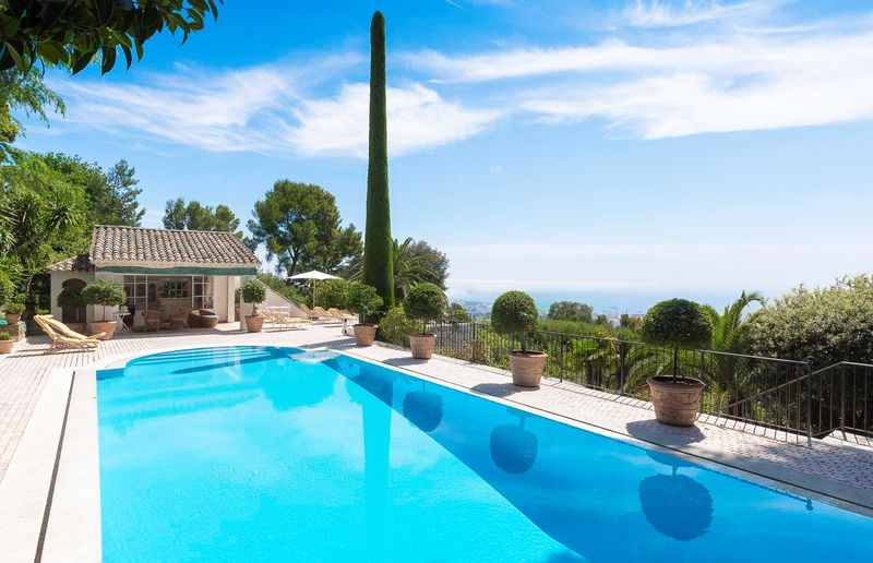 recherche location de Villa avec vue mer et piscine pour le Festival de Cannes