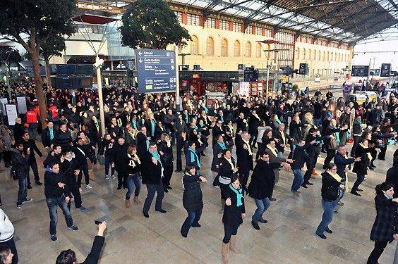 Organisation incentive de flashmob et de lipdub avec orchestre à Marseille dans les Bouches du Rhône