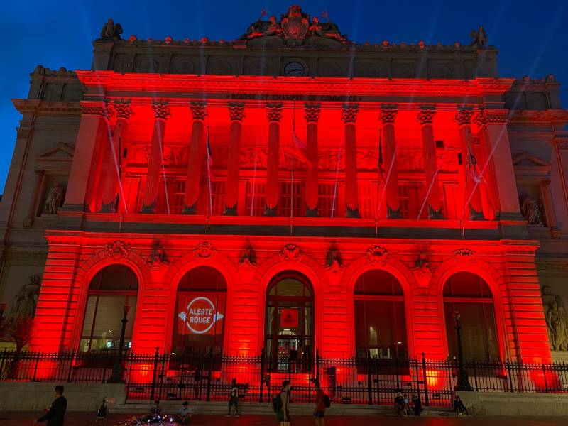 Mise en lumière et sonorisation de Palais de la Bourse pour événementiel à Marseille dans les Bouches du Rhône