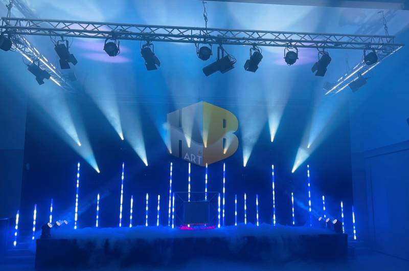 Tubes Led Titan et Hypérion de chez Astera pour la mise en lumière d'événements à Marseille 