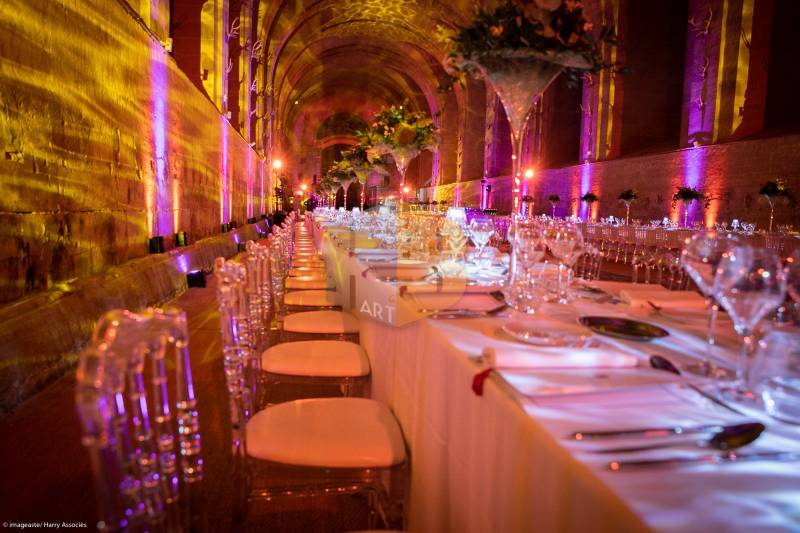 Intégrer des prestations audiovisuelles por votre soirée de gala à Marseille