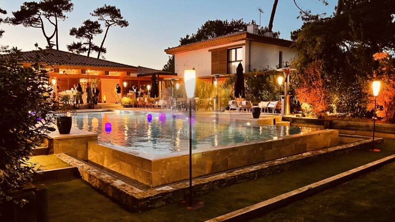 Lampadaire led sur batterie pour la déco lumière d'événement et soirée de mariage à Marseille