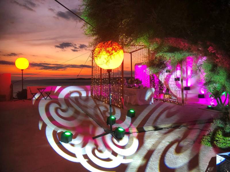 Location de ballons éclairants gonflables à led pour l'organisation d'événements  à St Tropez