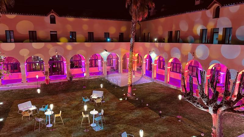 Le Cloître : la place où l'entreprise partage un avenir durable avec les jeunes du territoire à Marseille