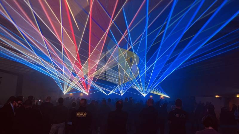 Prestataire technique pour la réalisation d'un show lumineux sur mesure pour votre soirée évènementielle à Lyon