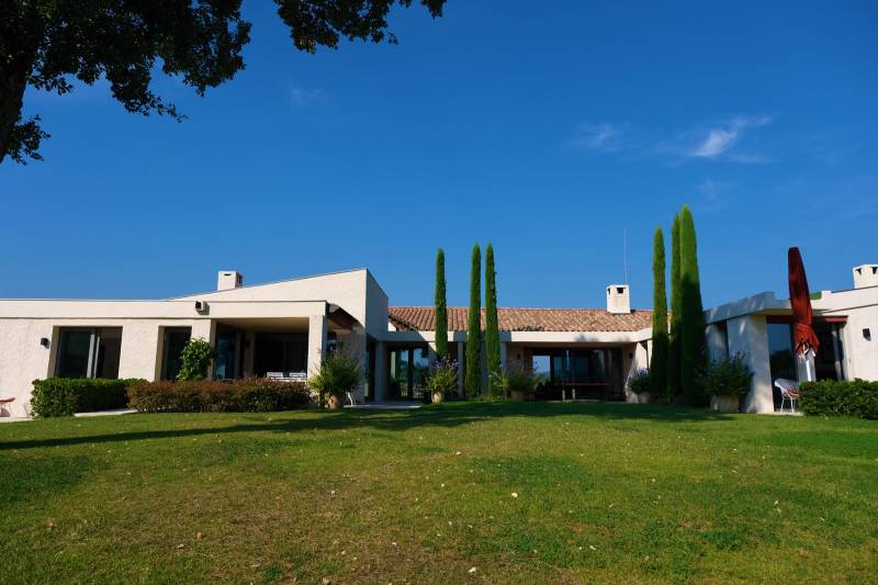 N°11 Location de villa haut de gamme pour l'organisation d'événements à Mandelieu dans le 06