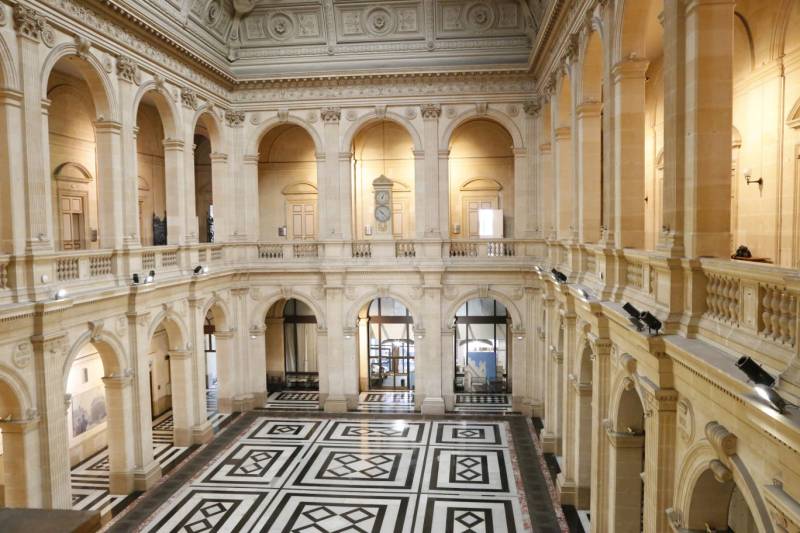 Lieu de réception, le palais de la bourse pour votre évènement à Marseille 