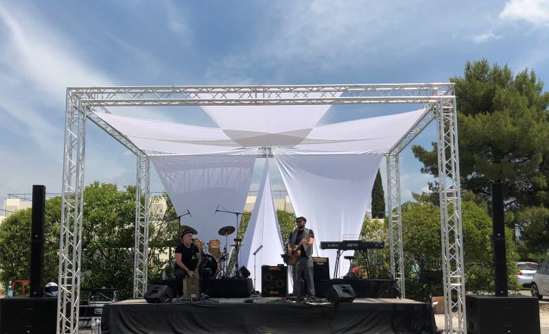 Organisez la sonorisation de votre cérémonie des vœux avec un prestataire technique à Aix en Provence