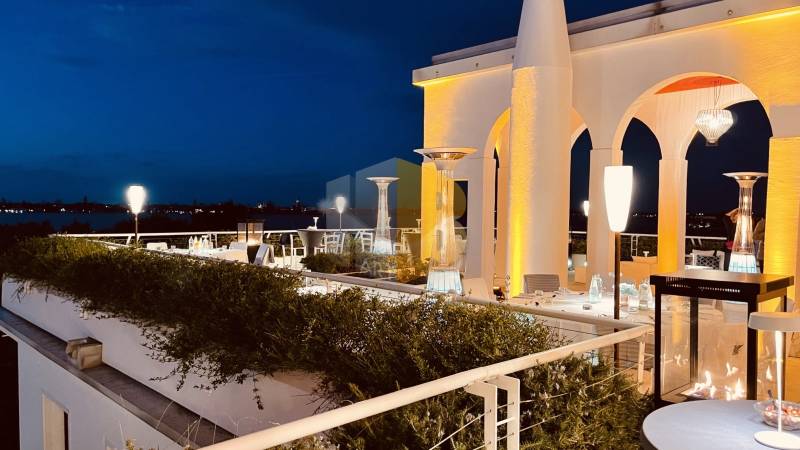 Louez avec installation des lampadaires led pour votre soirée événementielle à Cannes 