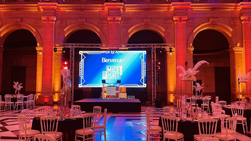 Prestataire audiovisuel pour l'installation d'écran LED géant plein jour à Marseille dans les Bouches du Rhône