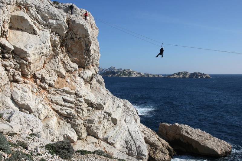 Organisation de teambuilding avec escalade, course d’orientation et pétanque à Marseille  bouches du Rhône