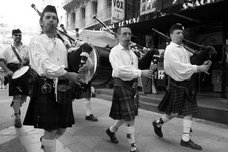musicien ecossais pour animation de rue dans le vaucluse 84