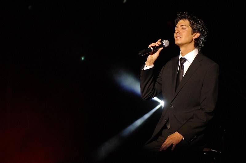 Sosie de Julio Iglesias en concert dans le 06