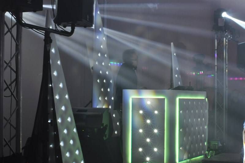 Disc jockey professionnel pour mariage et événementiel à St Tropez dans le Var 83