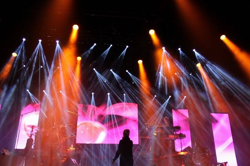installation matériel eclairage et sonorisation pour le festival de cannes dans le 06