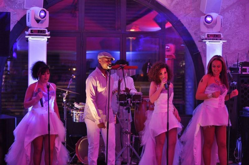 Groupe avec chanteuse et chanteur pour l'animation d'événements à Monaco