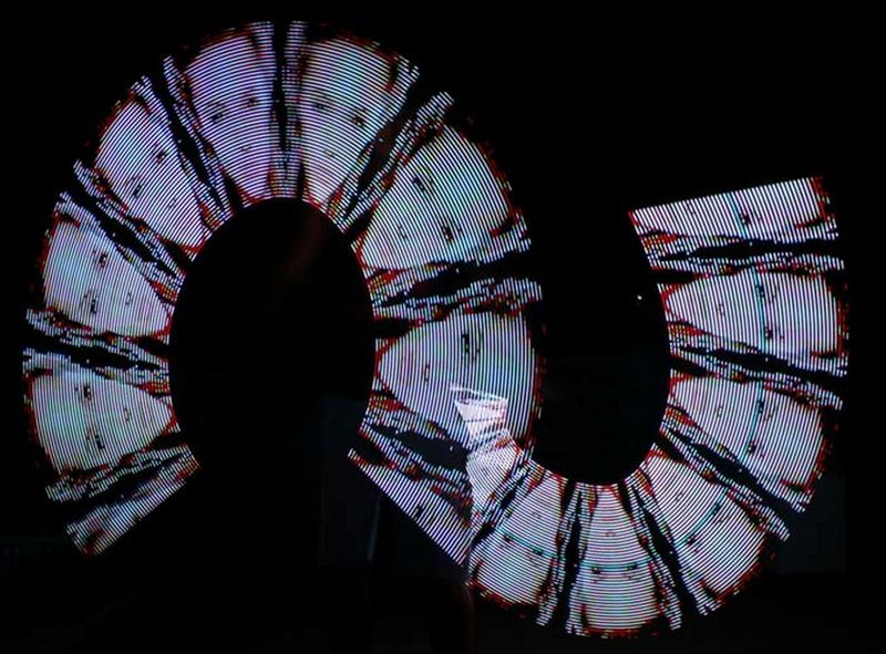 Performeur et jongleur lumineux pour soirée de congrès à Marseille