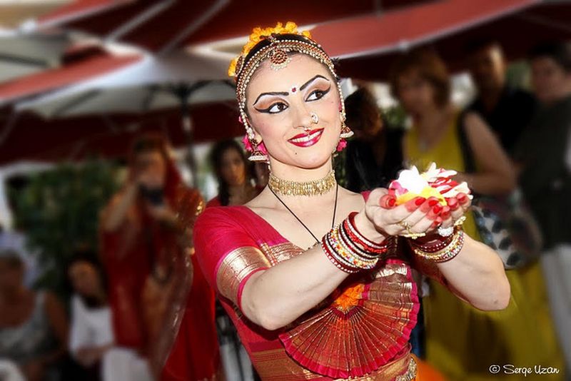 Danseuse indoux pour événementiel et mariage à monaco