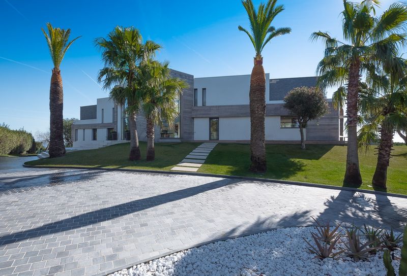 location de villa avec piscine et vue mer pour l'organisation d'événements a Cannes