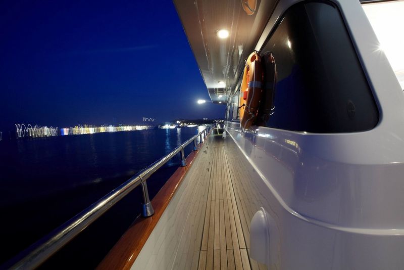 location de yacht pour événementiel dans les Alpes Maritimes