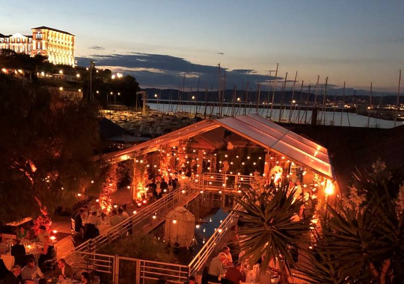 Location et installation de guirlandes guinguettes pour vos soirées de gala à Cannes